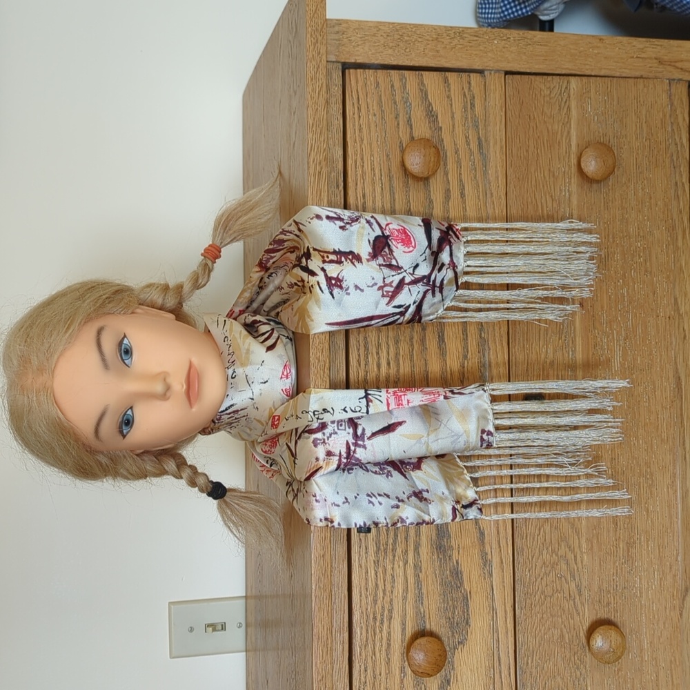 Oriental scarf with fringe NWOT - Picture 4 of 6